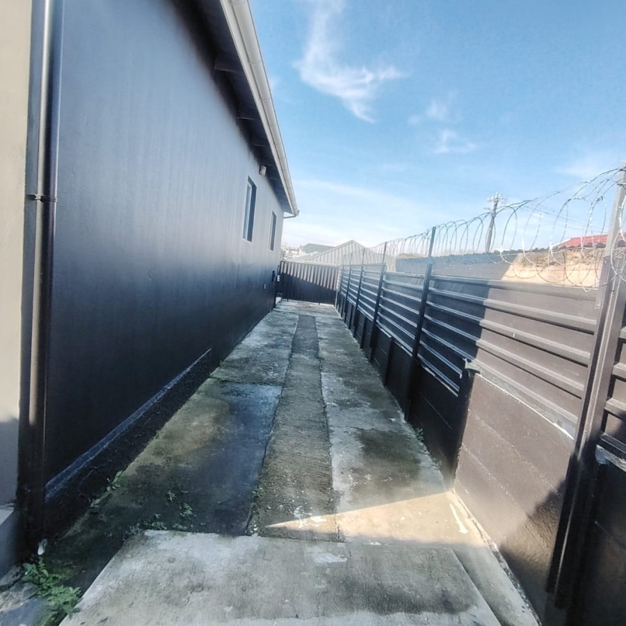 7 Bedroom Property for Sale in Berea Eastern Cape
